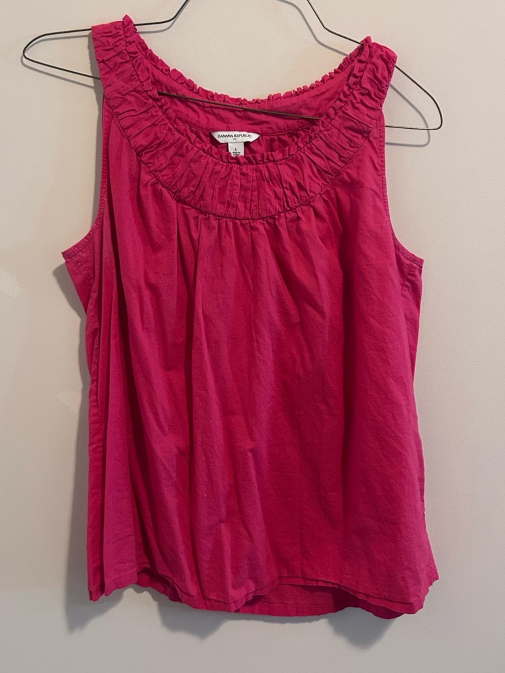 Banana Republic Red Sleeveless Ruffle-Neck Women's Top